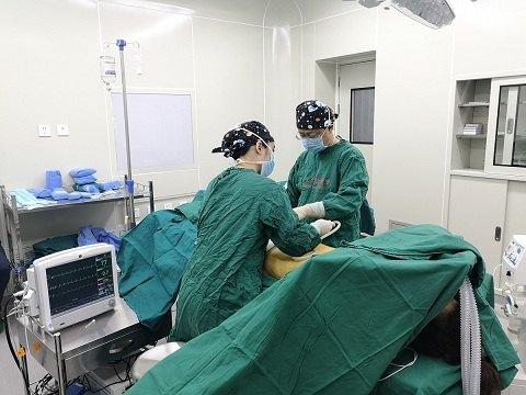隆胸手术视频，了解、选择与安全